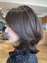 ビュートリアム 南青山(BEAUTRIUM)&nbsp;くびレイヤー 顔周りレイヤーカット 白髪ぼかし40代50代表参道