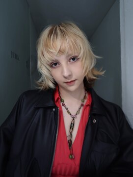 ユルク トウキョウ(jurk tokyo) ウルフカット/ホワイトブロンド/デザインカラー/レイヤーカット