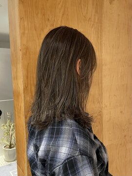 リノア 鵠沼海岸(LINOA) 透明感ハイライトカラー×ストレートミディアム