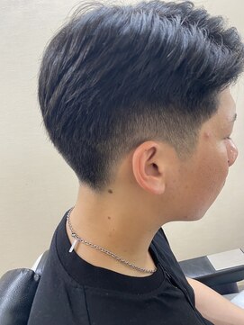 バームヘア(balm hair) 黒髪テーパーフェード×アップバング/ブリーチなしカラー
