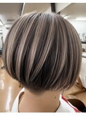 アンブレラカラー×刈り上げショート