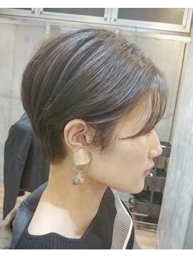 ロダット 横浜(LODAT by little) 襟足すっきりハンサムショート【LODAT横浜】