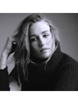 アンドインク(&inc) 30代/40代大人ミディアムウルフレイヤー前髪あり小顔麻布十番