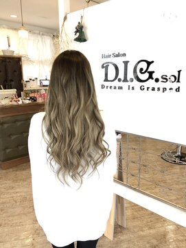 ヘアーサロン ディ アイ ジー ソル(Hair Salon D.I.G sol) ホワイトシルバー バレイヤージュ