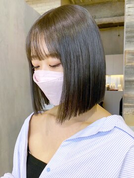 アイティーバイアルバム 藤沢店(IT by ALBUM) スリムストレートボブオリーブベージュ_外ハネボブ_ba356111