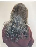 リトバイプティパ(Lit by petit-pas) コントラストバツグン!透明感グレーカラー♪