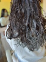 ボヌー(Bonheur) 寒色系のインナーカラー