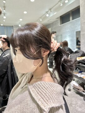 アンダーバーホワイト(_WHITE) 結んでもかわいいお顔周り