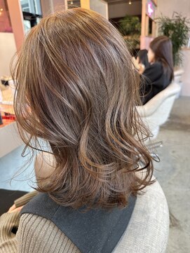 トリア(the tria) 【tria/新宿/透明感/Seito】ミディアムヘアはseitoにお任せ