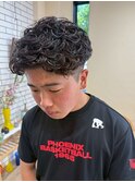 波巻きツイストスパイラルパーマソフトツーブロック 刈り上げ