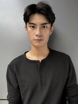 トルネード(TORNADO)&nbsp;色気ある毛流れフェザーパーマアップバングビジネスシーンt106