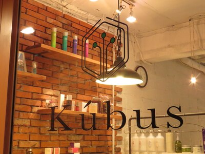 店内入口です。アナタらしいデザインを創るK'ubus