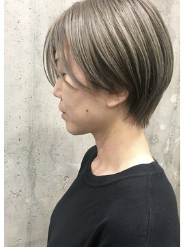 イデア(idea) #ミルクティーグレージュ#ショート