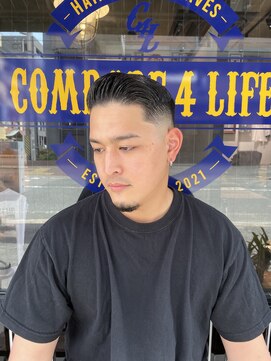 カムレイドフォーライフ(COMRADE 4 LIFE) 担当西村 POMPADOUR