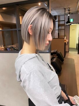 サニー 渋谷(SUNNY) バレイヤージュショート、ハイライト、グレージュ