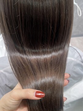 フォンド 津田沼(fond.) 黒髪/グレーベージュ/レイヤーロング/前髪パーマ/津田沼