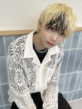 ハチ(HACHI) マッシュパーマ風にブラックのデザインカラー