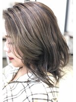 ディーボーイ 健軍店(D-BOY)&nbsp;オリーブベージュ/ブリーチ/ハイライト/レイヤーカット