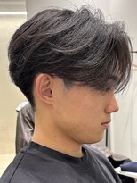 カルム(kalm)&nbsp;メンズセンターパートウルフセンターパートニュアンスパーマ襟足