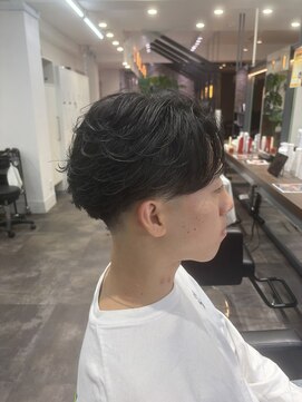 ルースト 京都四条大宮店(ROOST) フェザーパーマ/パーマ/フェード/メンズ/京都/四条大宮/四条烏丸