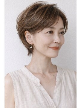 ナジュ 金山(NUJAR) 白髪ぼかしベージュ×大人ショート