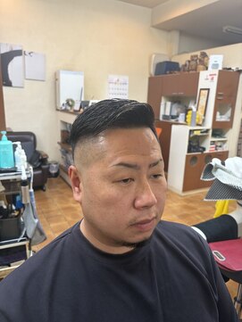 ヘアーサロンタカハシ フェードスタイル　コームオーバー