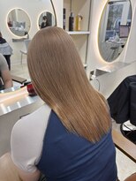 アン(Hair make un) ミルクティーベージュ/ブリーチ/ブリーチなしダブルカラー