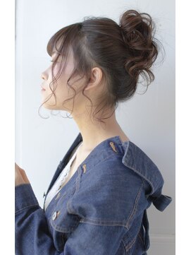 レジナヴィータ 栄(Reginavita) 【Reginavita栄】ルーズシニヨンアレンジ@小野