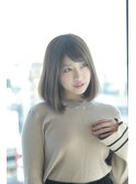 ベージュ