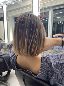 イキ 表参道(iki omotesando) モード/無造作ウェーブ/大人ガーリー[表参道駅]