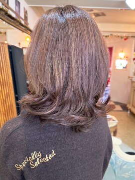 アルファ インタラクティブ エム フラワー(ALUFA interactive.M Flower) 20代30代40代ナチュラルハイライト立体感アッシュブラウン