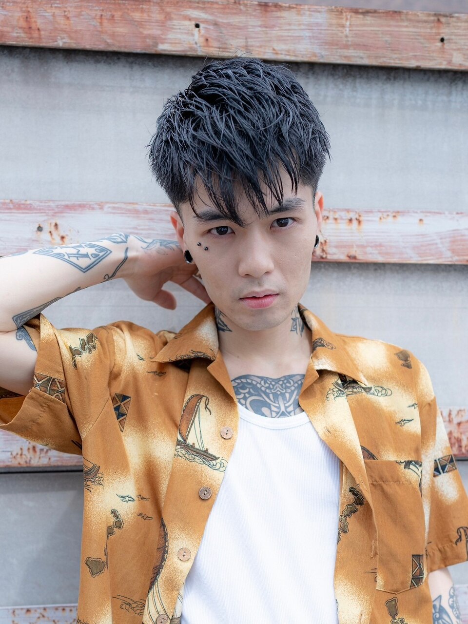 ツイストスパイラル/アシンメトリー/ツーブロック/刈り上げ