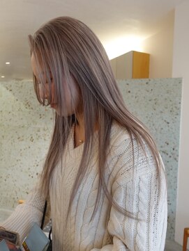 ユルク(JURK nagoya) ホワイトベージュ