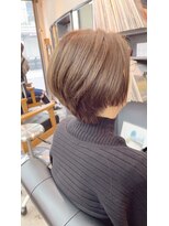 オト(oto) シンプルなのに、洗練されてる。大人ショートボブ/白髪ぼかし