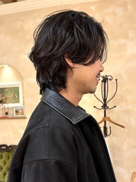 ビュートリアム265(BEAUTRIUM 265) メンズパーマ 緩めスパイラルパーマ メンズセンターパート