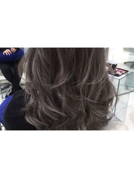 モードケイズエミュー(MODE K's eau) フェザーロング　クラシカル　アッシュ　ハイライト　アプリエ