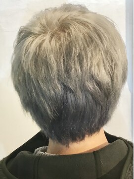 バグース ヘアーメイク アクシス(BAGUS hair make axis) ナチュラルマッシュショート