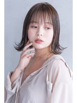 ケイト(kate) kate大宮　ラベンダーベージュ×外ハネミディ