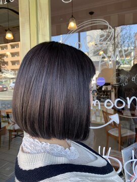 ルムーン(roomoon) 《ボブ×シルバーグレーカラー》