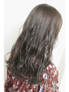ビアージュ(Viage) :ロング　:イルミナカラー　:グレーベージュ　:ウェーブ巻き