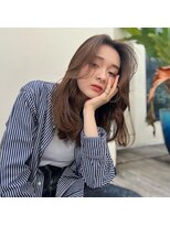 ドットハリス(.Hallis) くびれヘア/韓国風ヘア/大人可愛い/ベージュ/20代30代40代