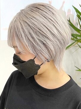 ウィコ 新宿(WICO) ホワイトウルフ[新宿駅/アースカラー/ツートーンカラー]