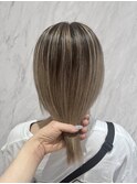 ベージュカラー
