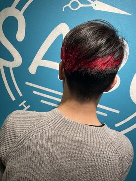 サボ(SABO) 刈り上げショート×赤メッシュ