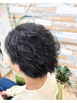 ハウオリ ヘアーワークス(Hauoli hair works) ボリューム&束間、ツイストパーマ