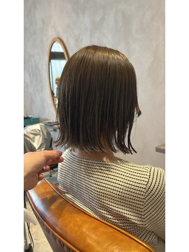 クルニエ(crenier) オリーブグレージュ/ぱっつんボブ