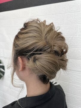 バンガロウ イー ヘア(Bungalow e hair) ルーズアップ/結婚式/パーティヘア