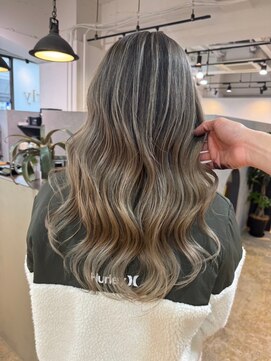 メリー オオサカ(Merly Osaka) 色落ちも長持ち！中明度バレイヤージュ