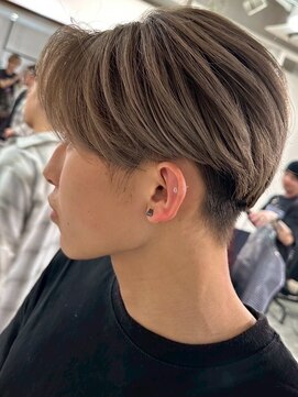 イリ 大阪(ili) ハイライトカラー/ミルクティーベージュ/レイヤーカット