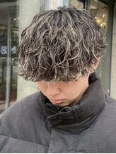 《ハイライト×メンズパーマで垢抜け度UP》若々しさ×オシャレさのある学生に人気のデザイン＊